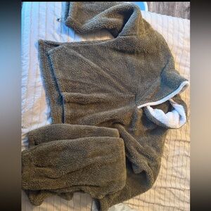 Warm Olive Sherpa Lounge Set